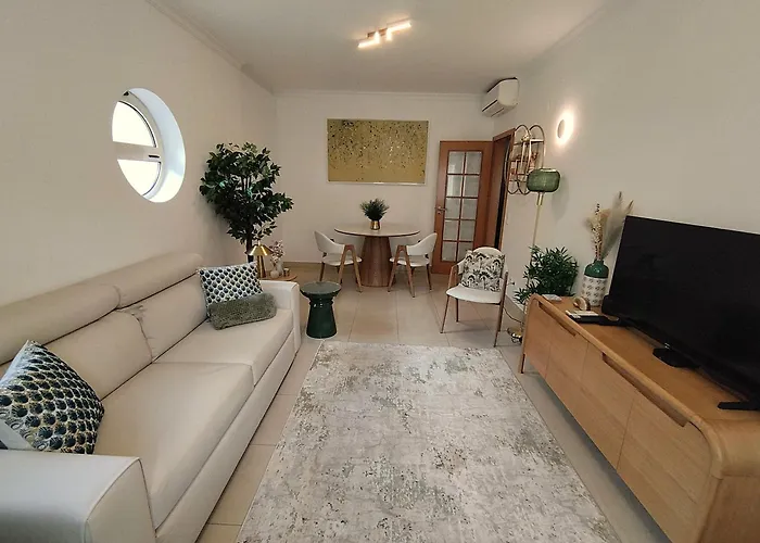 Pool Nest Palm Breeze At Citycenter And Marina Διαμέρισμα