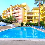 Pool Nest Palm Breeze At Citycenter And Marina