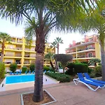 Pool Nest Palm Breeze At Citycenter And Marina