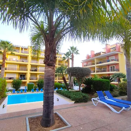 Pool Nest Palm Breeze At Citycenter And Marina