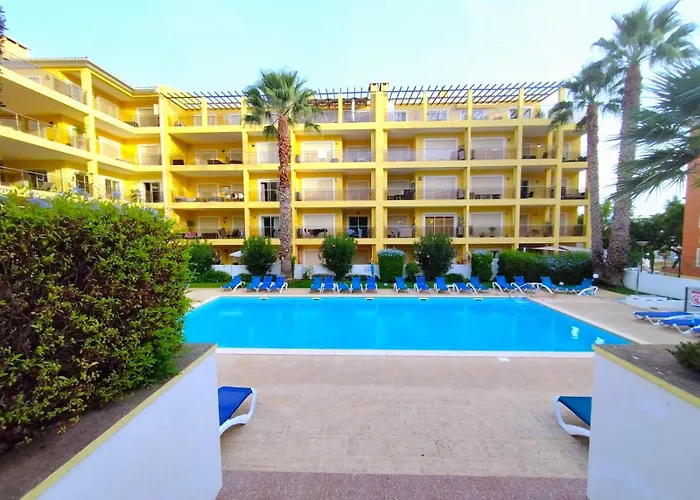 Pool Nest Palm Breeze At Citycenter And Marina Apartman Lagos