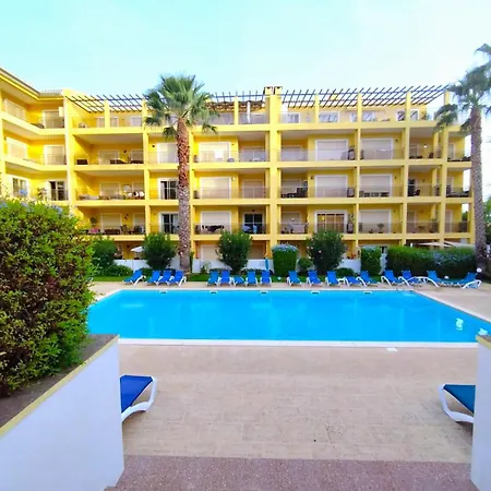 Pool Nest Palm Breeze At Citycenter And Marina Appartement Lagos